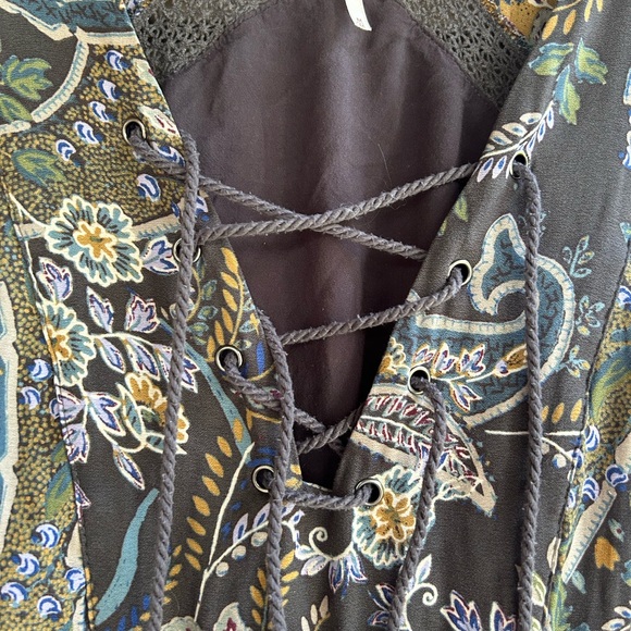 Free People mini dress or Tunic style 33” length. Paisley knit trim lace up neck - Picture 2 of 10